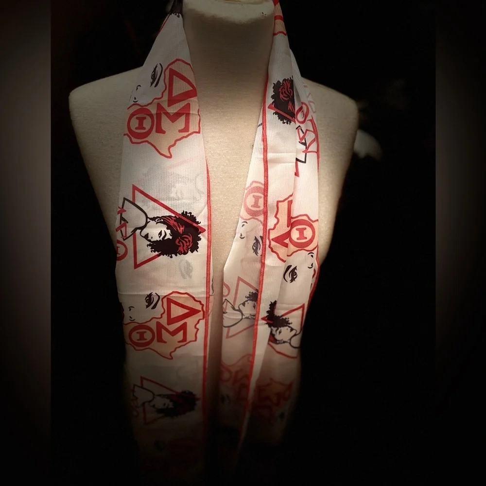 Delta stylish scarf